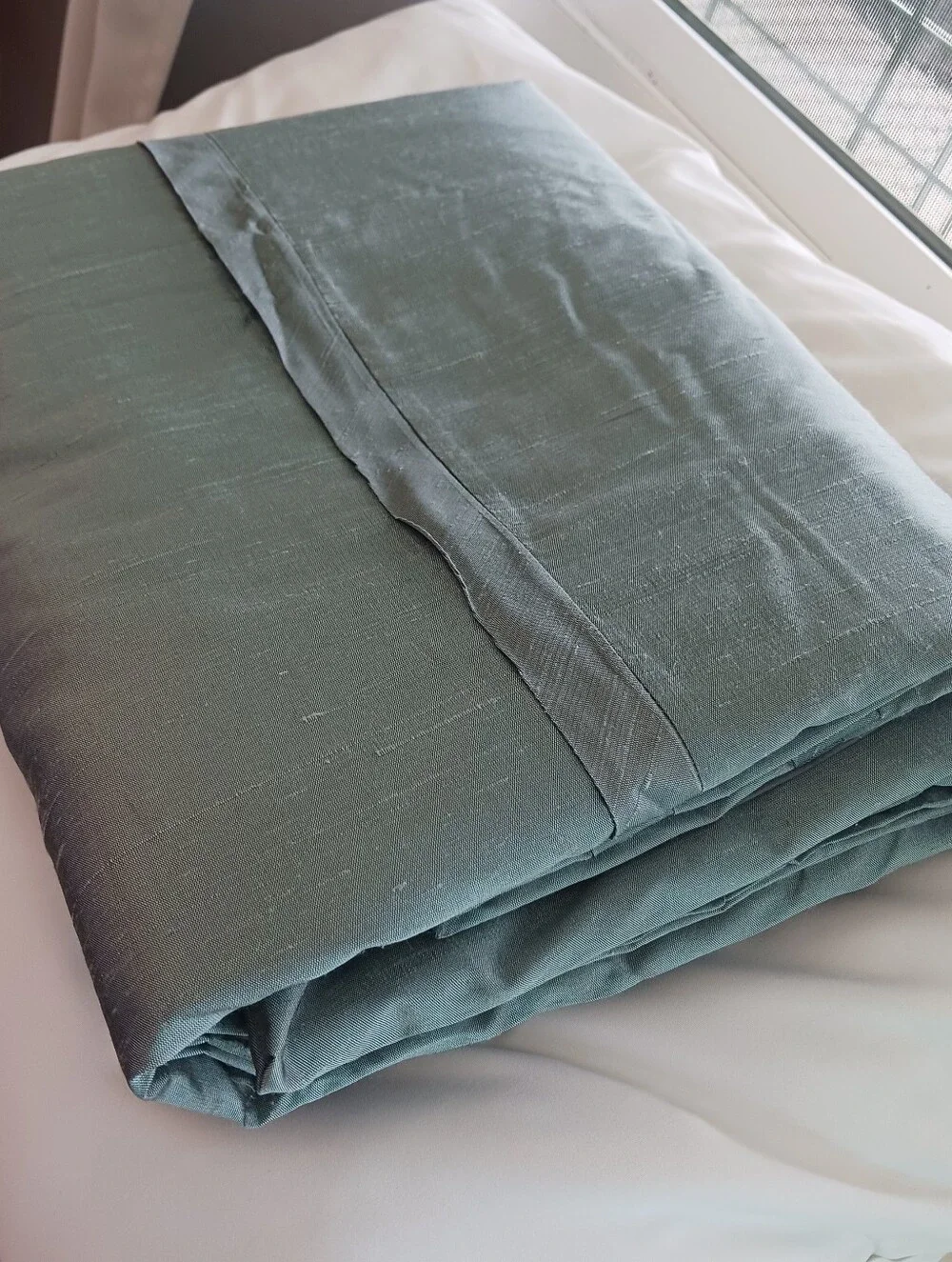 Empire Silk by PERI Full/Queen Duvet Cover 70% Silk Top 100% Cotton Back Peacock